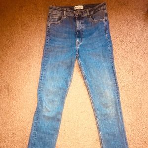 Zara high rise waist straight leg slit mid wash jeans size 8 gently used